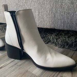 WORN ONCE White Pointed toe booties size 8